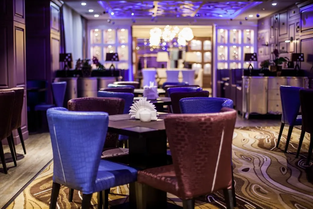 Absolute Hotel アスターナ